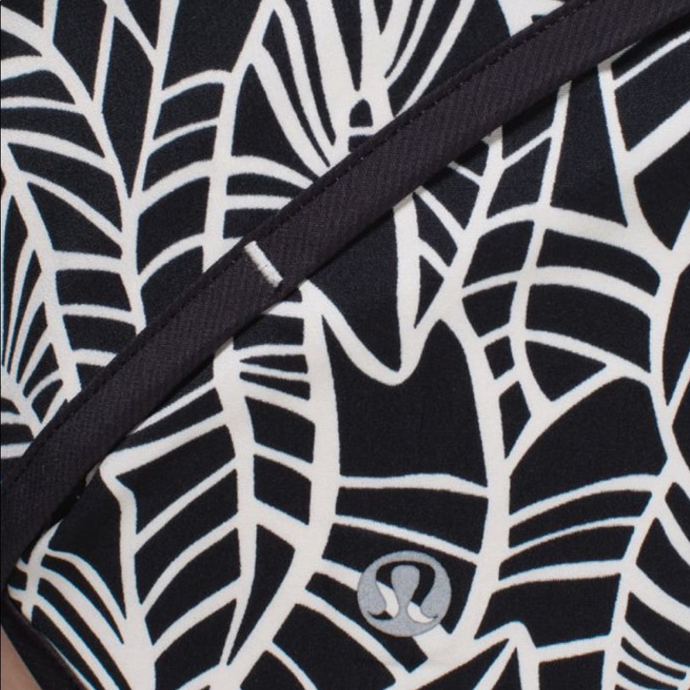 Lululemon Run: Speed Short *2-Way Stretch - image 5